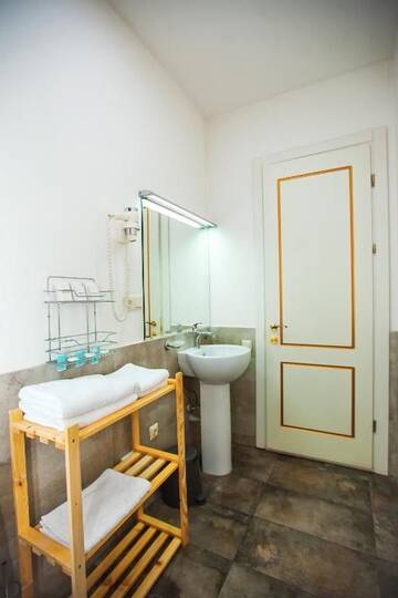 Фото номера Апартаменты-студио Отель Rustaveli Hotel г. Тбилиси 2