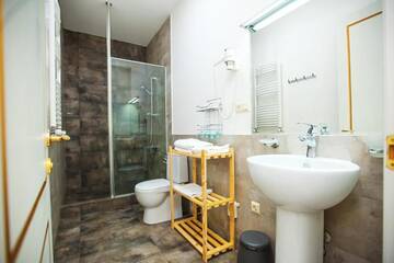 Фото номера Апартаменты-студио Отель Rustaveli Hotel г. Тбилиси 3
