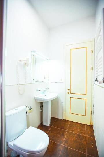 Фото номера Улучшенный полулюкс Отель Rustaveli Hotel г. Тбилиси 5