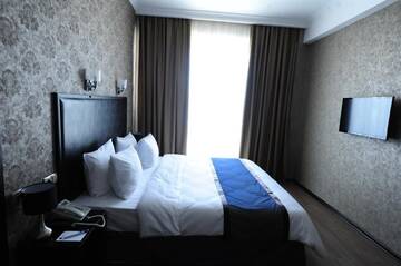 Фото номера Номер Делюкс с кроватью размера «king-size» Отель Best Western Tbilisi Art Hotel г. Тбилиси 4