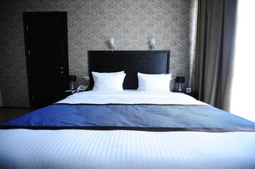 Фото номера Номер Делюкс с кроватью размера «king-size» Отель Best Western Tbilisi Art Hotel г. Тбилиси 6
