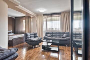 Фото номера Двухместный номер Делюкс с 1 кроватью и видом на город Отель Hotel Tbilisi Central by Mgzavrebi г. Тбилиси 4