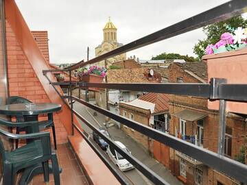Фото номера Двухместный номер Делюкс с 1 кроватью и балконом Отель Light House Old City г. Тбилиси 4