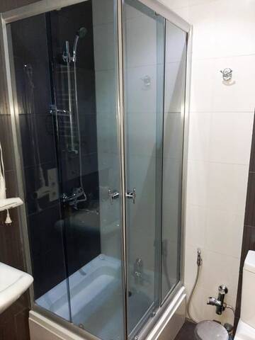 Фото номера Семейный номер с балконом Отель Tbiliseli Boutique Hotel г. Тбилиси 5