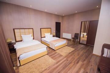 Фото номера Стандартный двухместный номер с 2 отдельными кроватями Отель Hotel Orion Budget г. Тбилиси 14