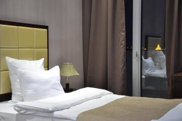 Фото номера Стандартный двухместный номер с 2 отдельными кроватями Отель Hotel Orion Budget г. Тбилиси 19