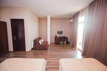 Фото номера Стандартный двухместный номер с 2 отдельными кроватями Отель Hotel Orion Budget г. Тбилиси 16