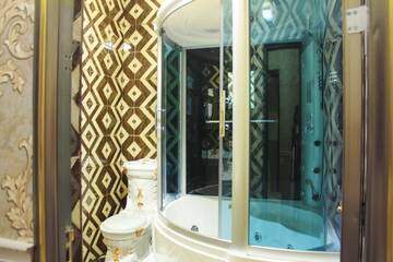 Фото номера Номер Делюкс с кроватью размера &quot;king-size&quot; и джакузи Отель Elegant Boutique Rustaveli г. Тбилиси 4