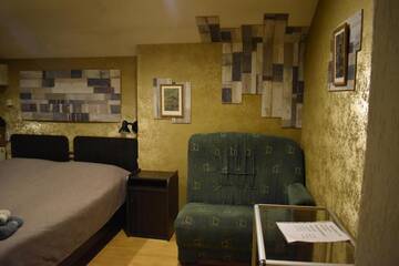 Фото номера Двухместный номер с 1 кроватью и балконом Гостевой дом Lea Guest House г. Тбилиси 7