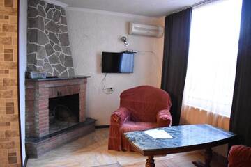 Фото номера Трехместный номер с основными удобствами Гостевой дом Lea Guest House г. Тбилиси 6