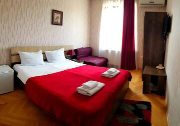 Фото номера Двухместный номер Делюкс с 1 кроватью и видом на город Отель Bonus Hotel г. Тбилиси 2