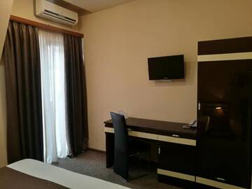 Фото номера Двухместный номер с 1 кроватью Отель Hotel Diplomat г. Тбилиси 6