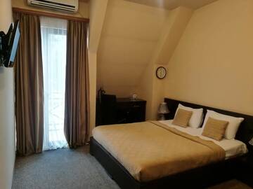Фото номера Двухместный номер с 1 кроватью Отель Hotel Diplomat г. Тбилиси 7