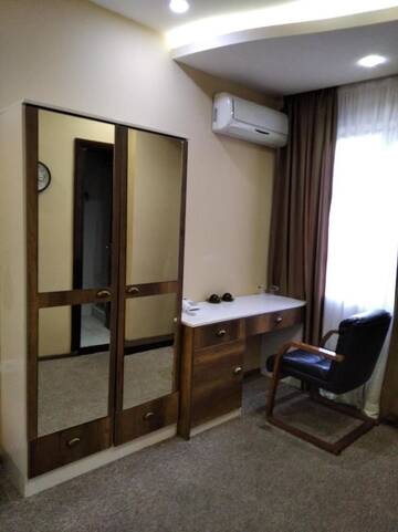Фото номера Двухместный номер с 2 отдельными кроватями Отель Hotel Diplomat г. Тбилиси 7