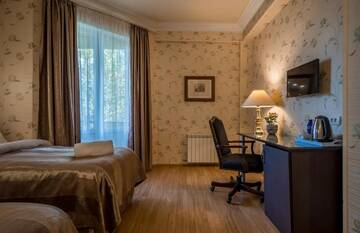 Фото номера Стандартный двухместный номер с 2 отдельными кроватями Отель Iliani Hotel г. Тбилиси 14