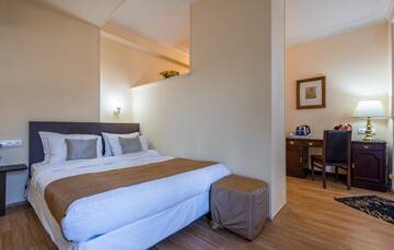Фото номера Стандартный двухместный номер с 1 кроватью Отель Iliani Hotel г. Тбилиси 17
