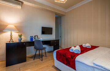 Фото номера Стандартный двухместный номер с 1 кроватью Отель Iliani Hotel г. Тбилиси 15