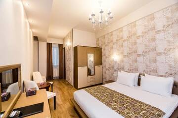 Фото номера Улучшенный двухместный номер с 1 кроватью Отель Hotel Diamond Dat Exx company г. Тбилиси 4