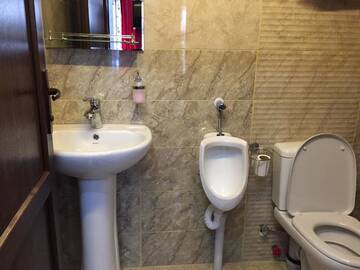 Фото номера Улучшенный двухместный номер с 1 кроватью Гостевой дом Guest House Formula-1 г. Тбилиси 8