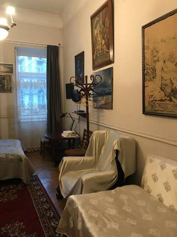 Фото номера Стандартный трехместный номер Отель Gutsa Artists Mini-Hotel г. Тбилиси 17