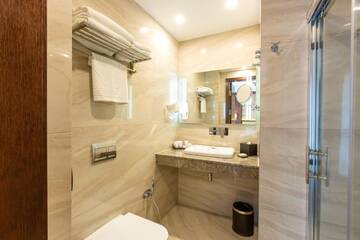 Фото номера Стандартный двухместный номер с 1 кроватью Отель KMM Hotel г. Тбилиси 9