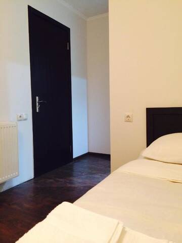 Фото номера Трехместный номер Гостевой дом Georgian Guest House on Asatiani г. Тбилиси 7