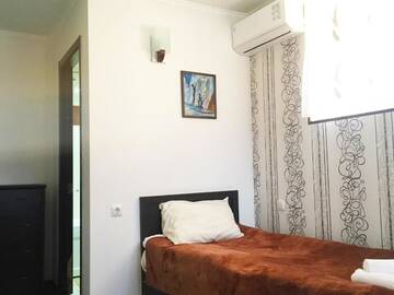 Фото номера Трехместный номер Гостевой дом Georgian Guest House on Asatiani г. Тбилиси 2