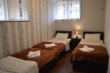 Фото номера Трехместный номер Гостевой дом Georgian Guest House on Asatiani г. Тбилиси 4