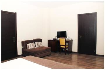 Фото номера Люкс с 2 спальнями Отель Hotel Orion Old Town г. Тбилиси 6