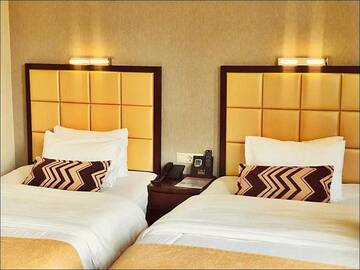Фото номера Стандартный двухместный номер с 2 отдельными кроватями Отель Hotel Orion Old Town г. Тбилиси 10