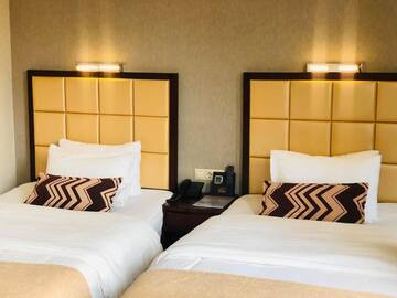 Фото номера Стандартный двухместный номер с 2 отдельными кроватями Отель Hotel Orion Old Town г. Тбилиси 12
