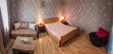 Фото номера Трехместный номер с собственной ванной комнатой Гостевой дом Family Hotel Mountain Scream г. Тбилиси 5