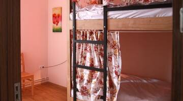 Фото номера Кровать в общем номере для женщин с 4 кроватями Хостелы Pushkin 10 Hostel г. Тбилиси 3