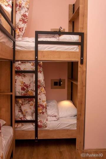 Фото номера Кровать в общем номере для женщин с 4 кроватями Хостелы Pushkin 10 Hostel г. Тбилиси 4