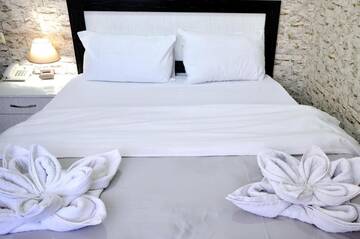 Фото номера Стандартный двухместный номер с 1 кроватью Отель Hotel Kavela г. Тбилиси 4
