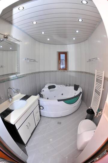 Фото номера Люкс с гидромассажной ванной Отель Hotel Relax г. Тбилиси 3