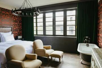 Фото номера Трехместный номер Отель Rooms Hotel Tbilisi г. Тбилиси 3