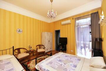 Фото номера Трехместный номер Отель Terrace Garden Boutique Hotel г. Тбилиси 8