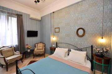Фото номера Большой двухместный номер с 1 кроватью Отель Terrace Garden Boutique Hotel г. Тбилиси 3