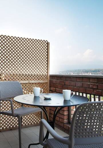 Фото номера Люкс с террасой Отель The Terrace Boutique Hotel г. Тбилиси 4