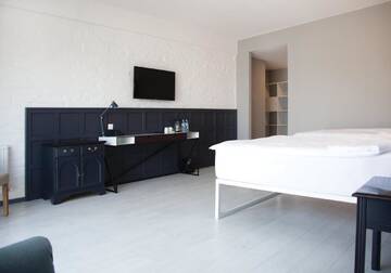 Фото номера Улучшенный двухместный номер с 1 кроватью Отель The Terrace Boutique Hotel г. Тбилиси 5