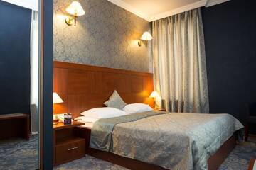 Фото номера Люкс с видом на город Отель Hotel Astoria Tbilisi г. Тбилиси 2