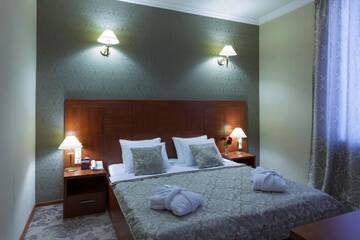 Фото номера Стандартный двухместный номер с 1 кроватью Отель Hotel Astoria Tbilisi г. Тбилиси 2