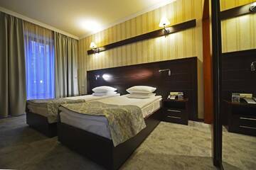 Фото номера Стандартный двухместный номер с 2 отдельными кроватями Отель Hotel Astoria Tbilisi г. Тбилиси 2