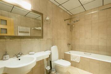 Фото номера Полулюкс Делюкс Отель Vinotel Boutique Hotel г. Тбилиси 5