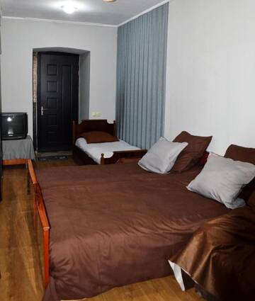 Фото номера Классический трехместный номер Гостевой дом Guest House R&amp;T г. Тбилиси 7