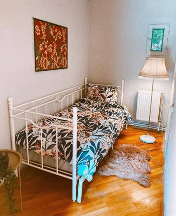 Фото номера Одноместный номер с общей ванной комнатой Гостевой дом Corner Guest House г. Тбилиси 4