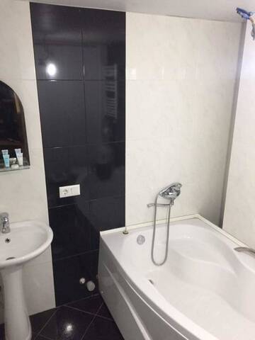 Фото номера Семейный номер с балконом Отель Hotel White Neptun Georgia Tbilisi г. Тбилиси 3