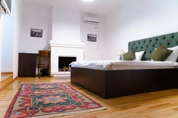 Фото номера Двухместный номер Делюкс с 1 кроватью Отель Biblioteka Hotel Rustaveli г. Тбилиси 4