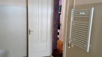 Фото номера Двухместный номер с 1 кроватью Отель Hotel Isani г. Тбилиси 24